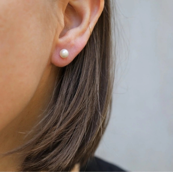 None Jewelry - 14K Gold Pearl Stud Earrings – White 7mm